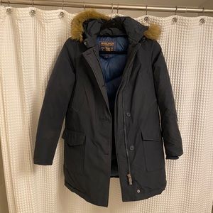 Woolrich park with detachable faux fur trim